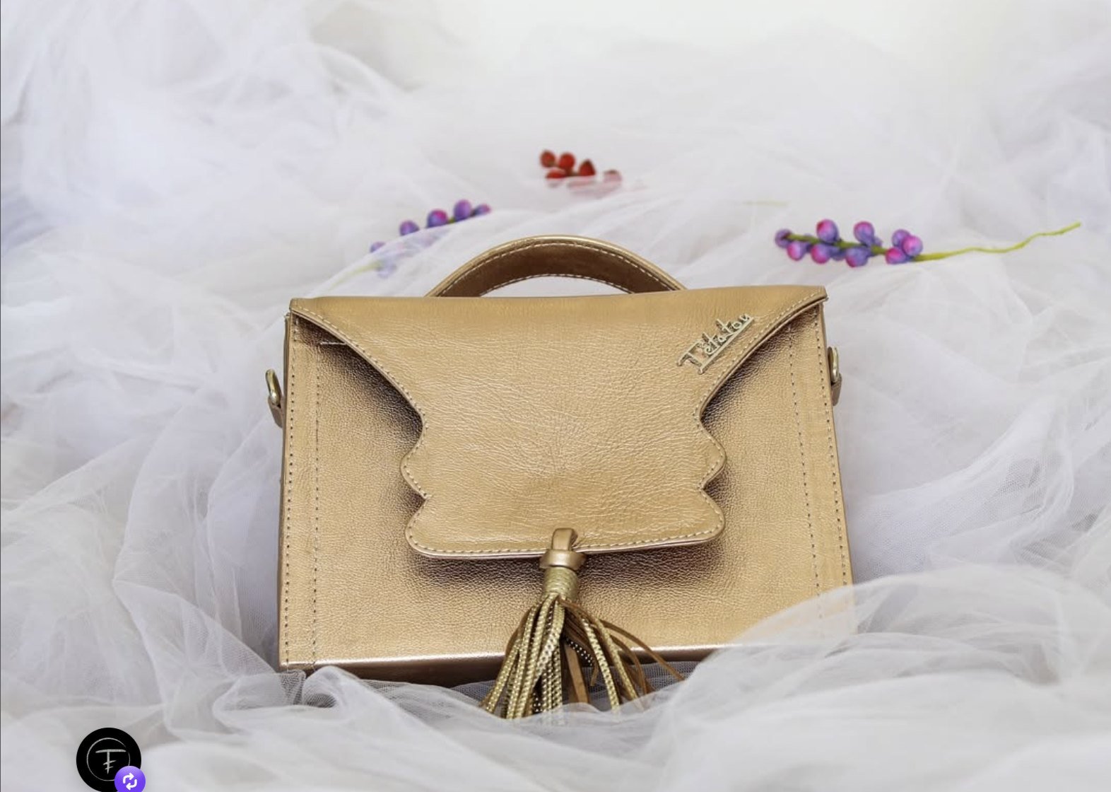Sac Tétatou en cuir doré, fait main à Dakar